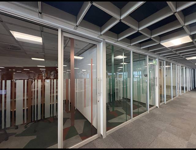 1,462M² OFFICE TO LET IN PINELANDS
